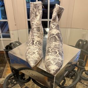 Lea Wang Gray Heeled Boots